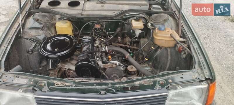 Седан Audi 100 1986 в Львове