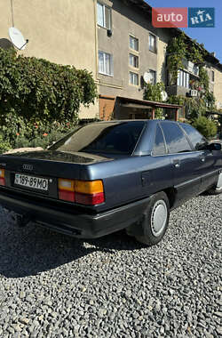 Седан Audi 100 1991 в Глибокій