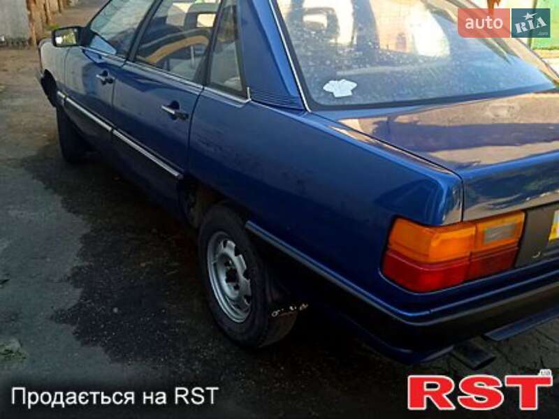Седан Audi 100 1987 в Ровно