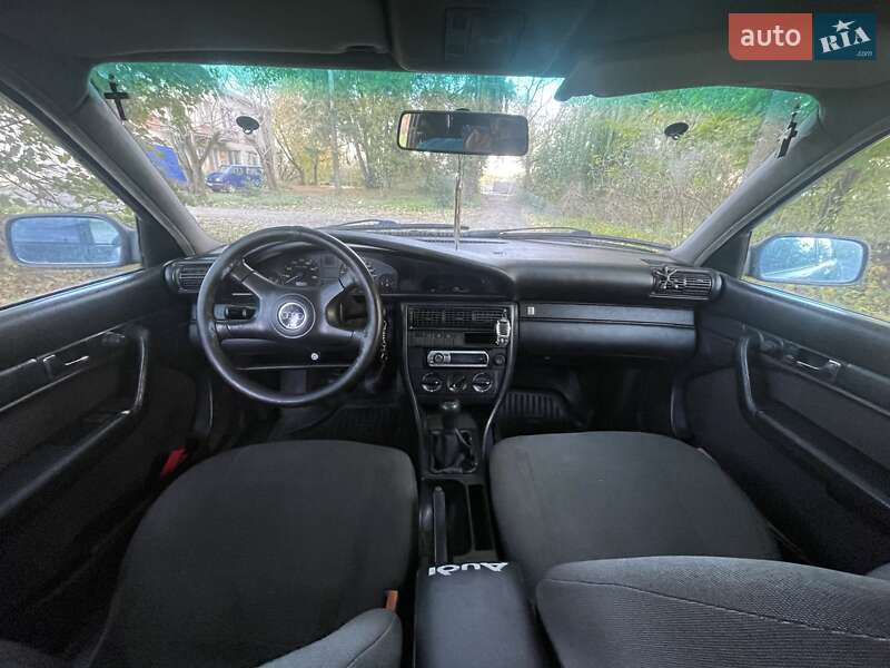 Седан Audi 100 1993 в Луцке
