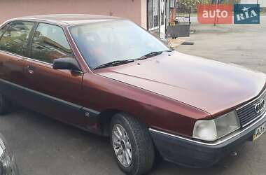 Седан Audi 100 1990 в Мукачево