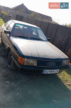 Седан Audi 100 1986 в Виноградові