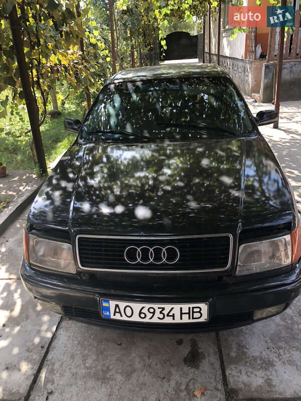 Седан Audi 100 1992 в Виноградове