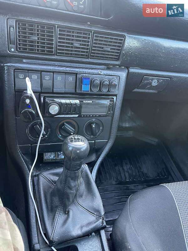 Седан Audi 100 1989 в Ровно