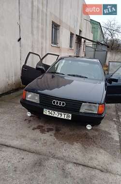 Седан Audi 100 1983 в Червонограде