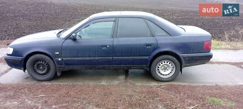 Седан Audi 100 1993 в Лохвице