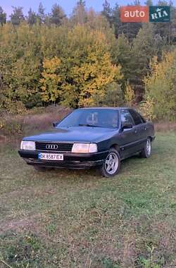 Седан Audi 100 1990 в Дубні