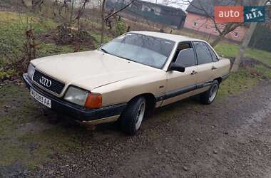 Седан Audi 100 1983 в Тячеві