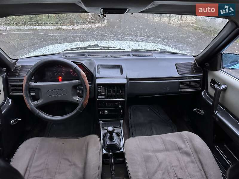 Седан Audi 100 1987 в Одессе