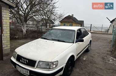 Седан Audi 100 1992 в Турийске