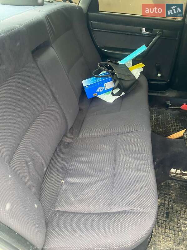 Седан Audi 100 1992 в Кельменцах