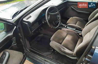 Седан Audi 100 1988 в 