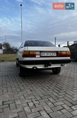Седан Audi 100 1988 в 