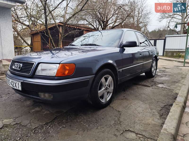 Седан Audi 100 1991 в Красилове