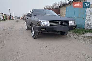 Седан Audi 100 1983 в Володимирі