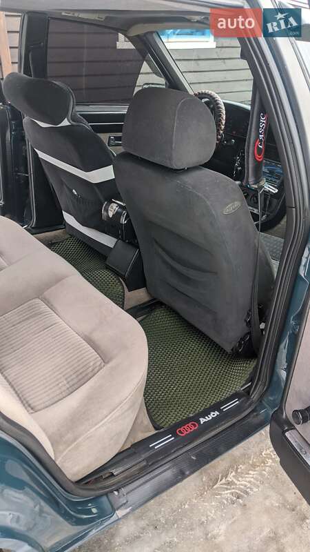Седан Audi 100 1989 в Бориславе