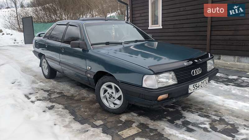 Седан Audi 100 1989 в Бориславе