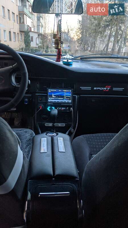 Седан Audi 100 1989 в Бориславе