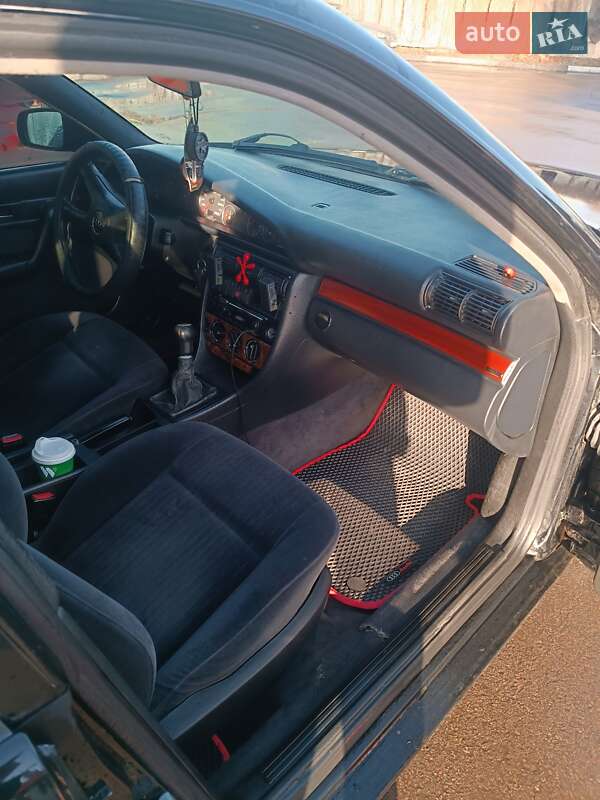 Седан Audi 100 1993 в Киеве
