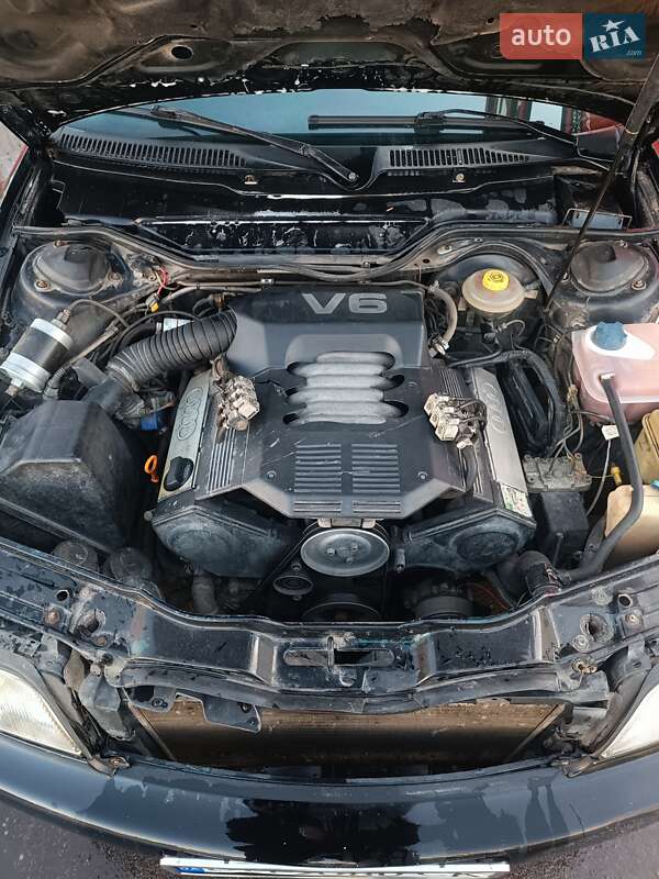 Седан Audi 100 1993 в Киеве