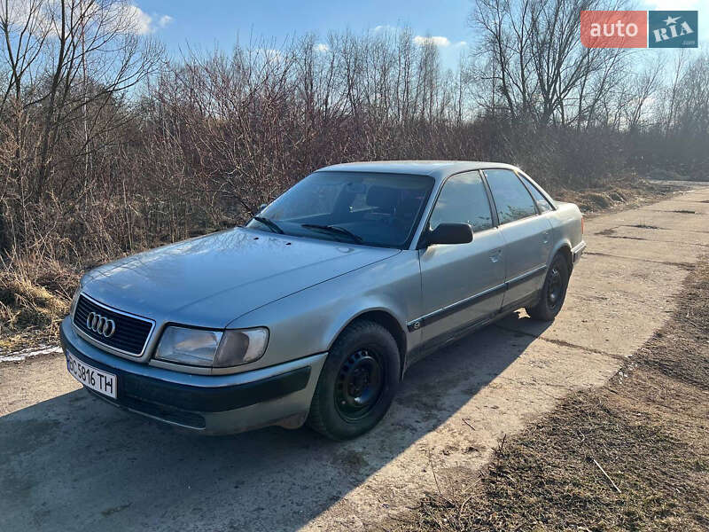 Седан Audi 100 1991 в Городку