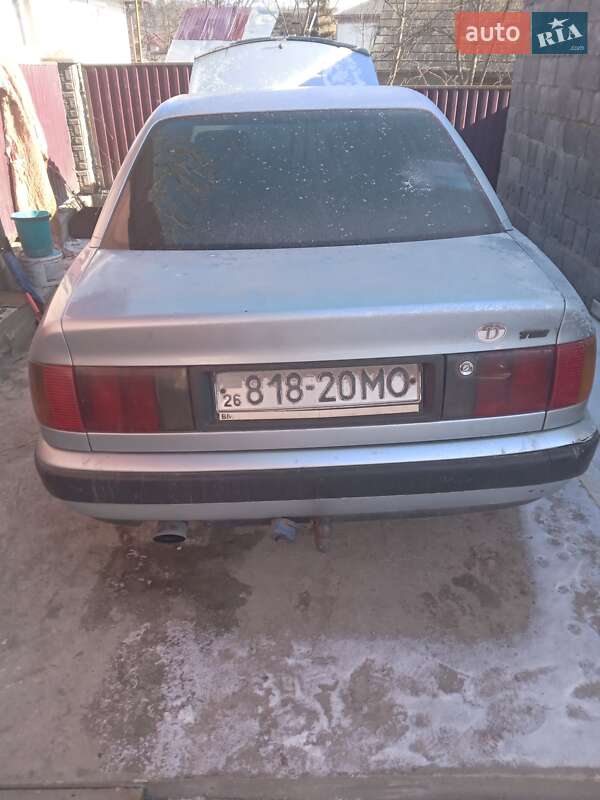 Седан Audi 100 1992 в Надвірній