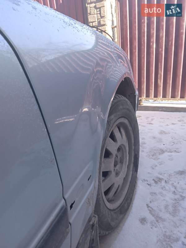 Седан Audi 100 1992 в Надвірній