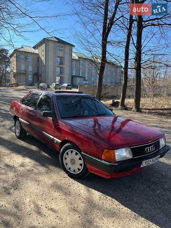 Седан Audi 100 1990 в Чернівцях