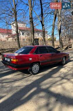 Седан Audi 100 1990 в Чернівцях