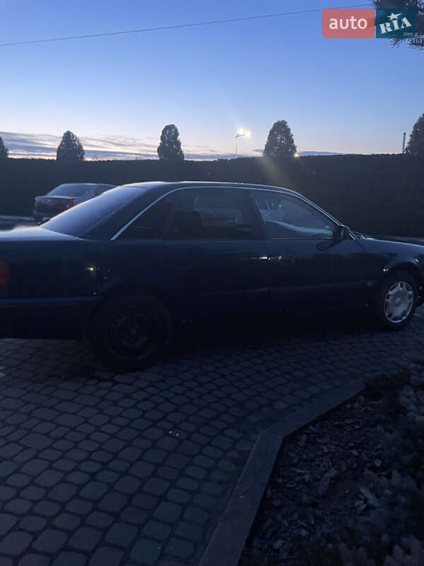 Седан Audi 100 1991 в Долине