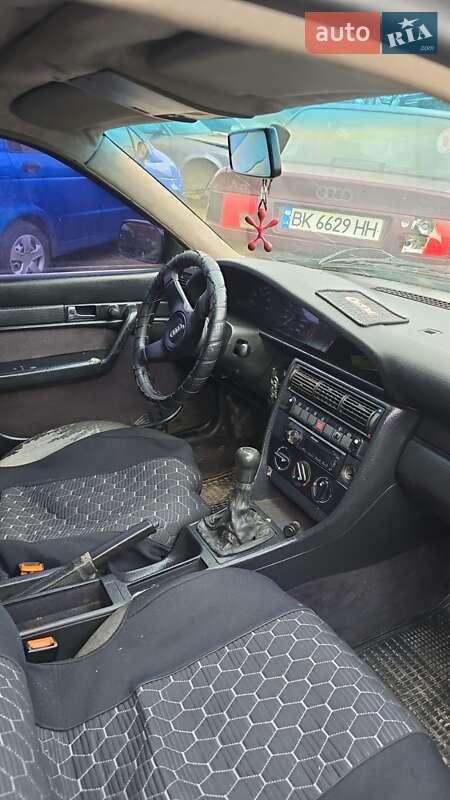 Седан Audi 100 1992 в Заречном