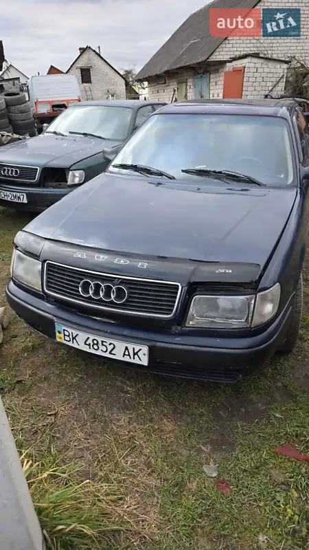Audi 100