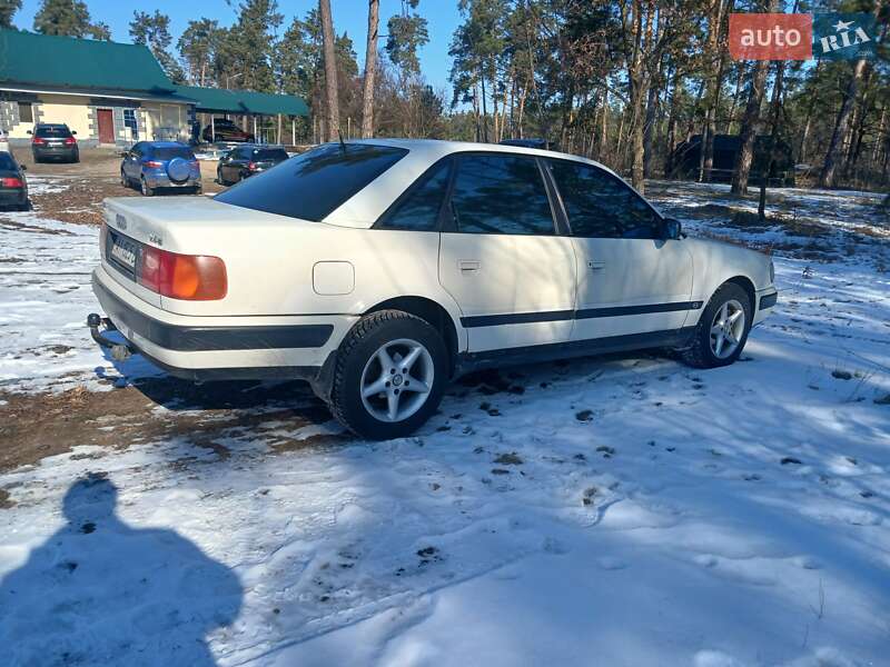 Седан Audi 100 1993 в Обухове