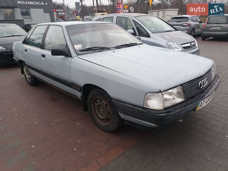 Седан Audi 100 1989 в Івано-Франківську