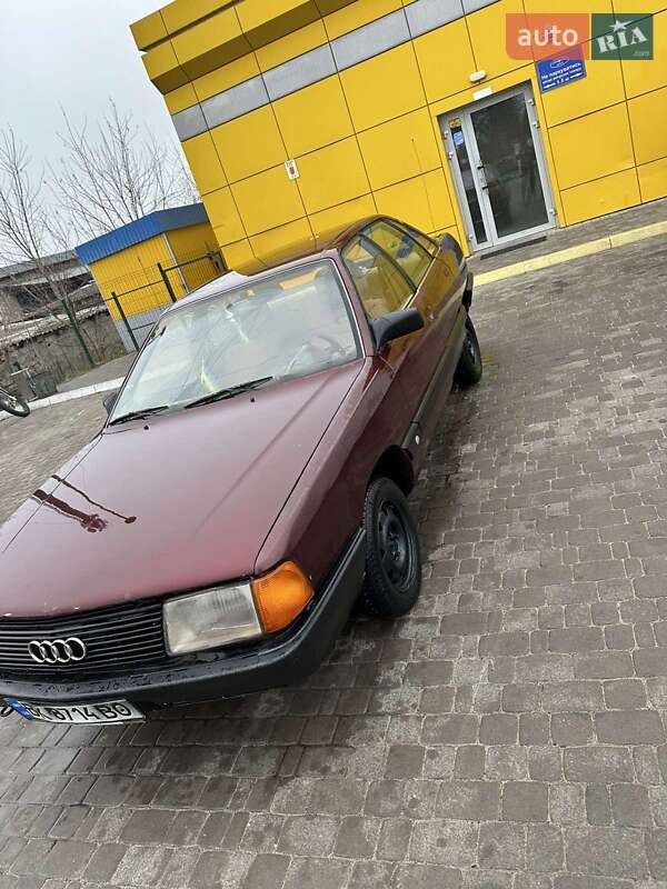 Седан Audi 100 1987 в Луцке