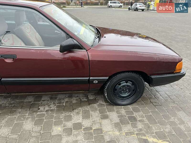 Седан Audi 100 1987 в Луцке