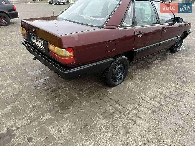 Седан Audi 100 1987 в Луцке