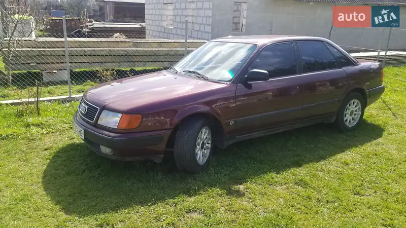 Audi 100