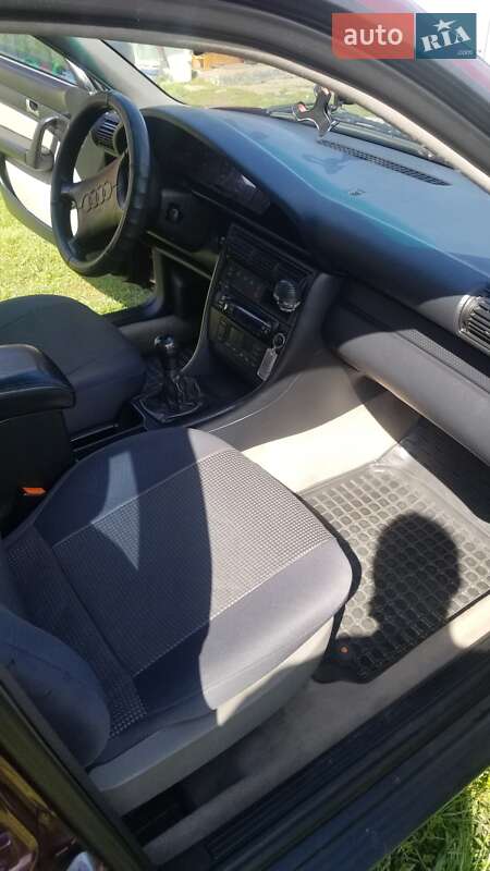 Седан Audi 100 1994 в Стрые