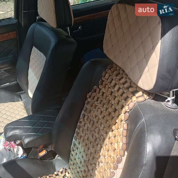 Седан Audi 100 1983 в Новой Ушице