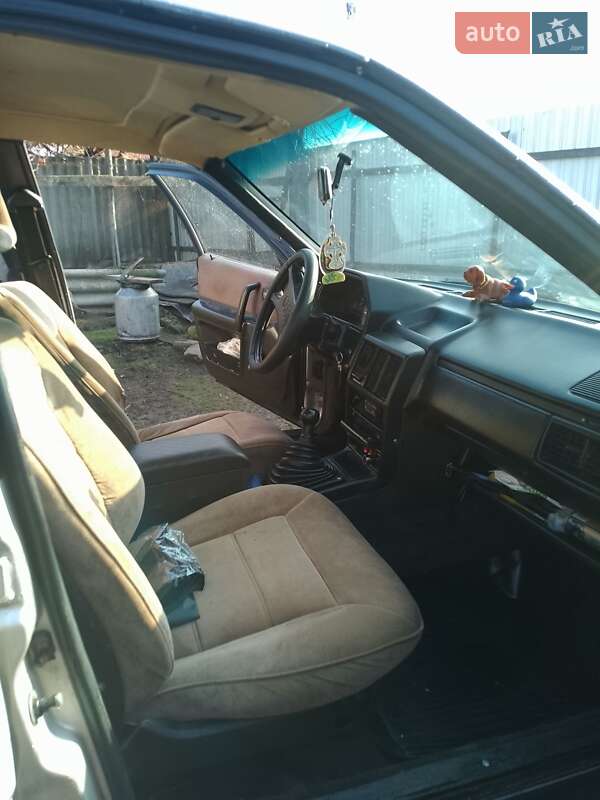 Седан Audi 100 1984 в Прилуках
