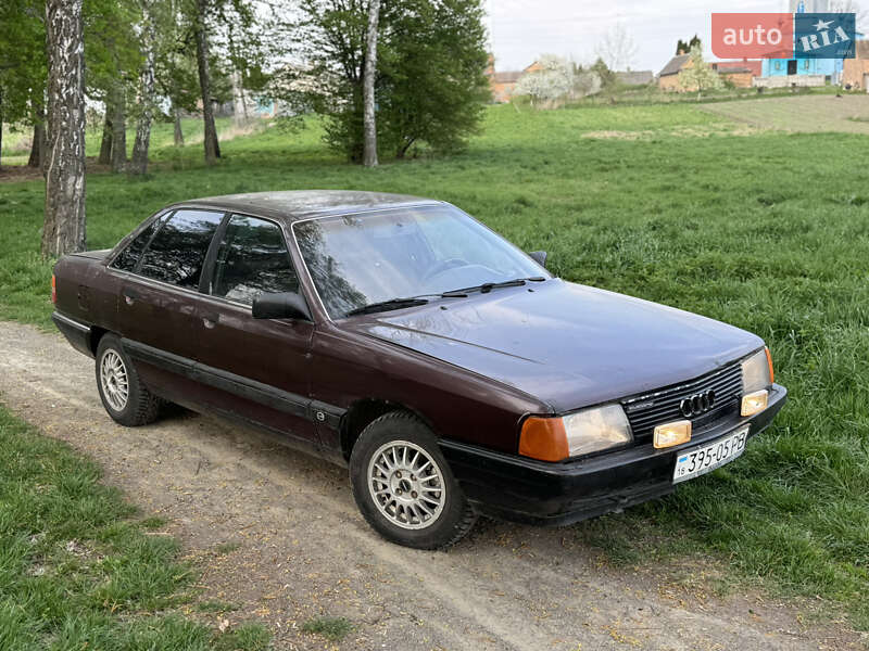 Седан Audi 100 1988 в 