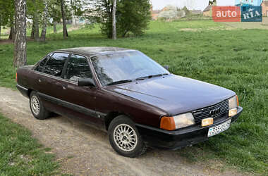 Седан Audi 100 1988 в 