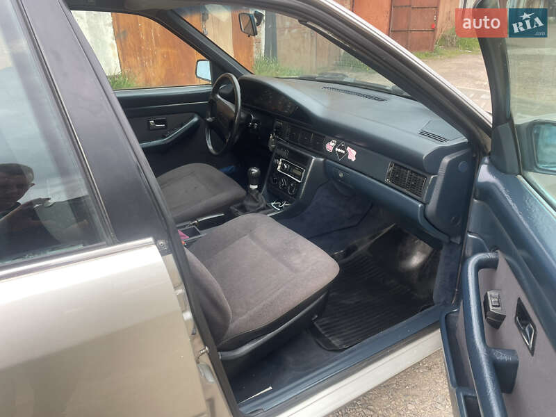 Седан Audi 100 1989 в Ровно