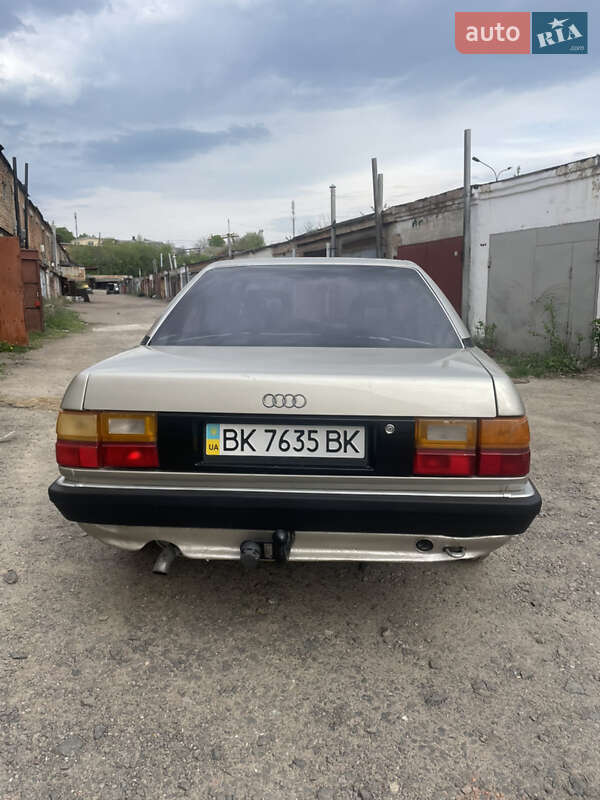 Седан Audi 100 1989 в Ровно