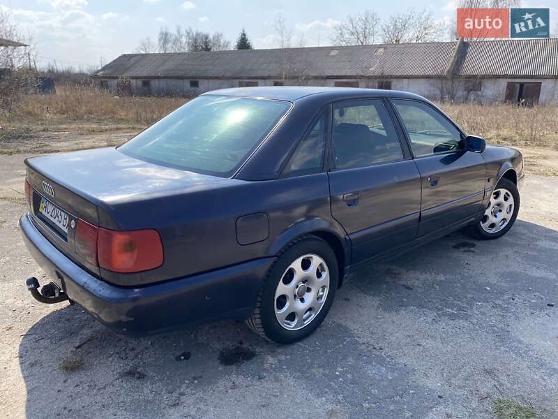 Седан Audi 100 1993 в 