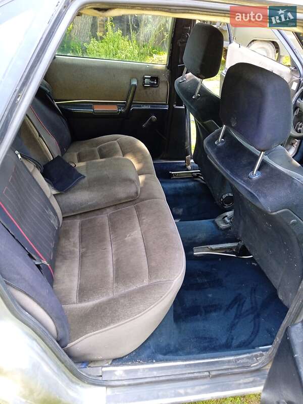Седан Audi 100 1986 в Яворові