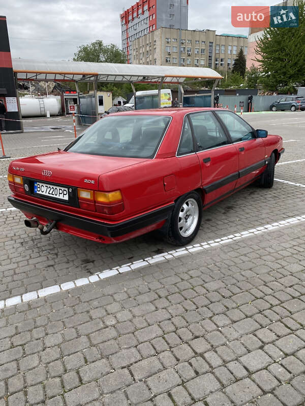 Седан Audi 100 1988 в Львові