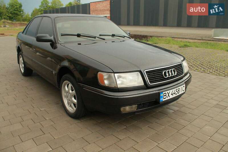 Седан Audi 100 1993 в 