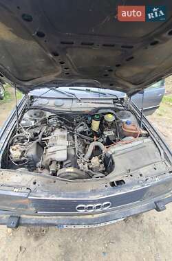Седан Audi 100 1990 в 